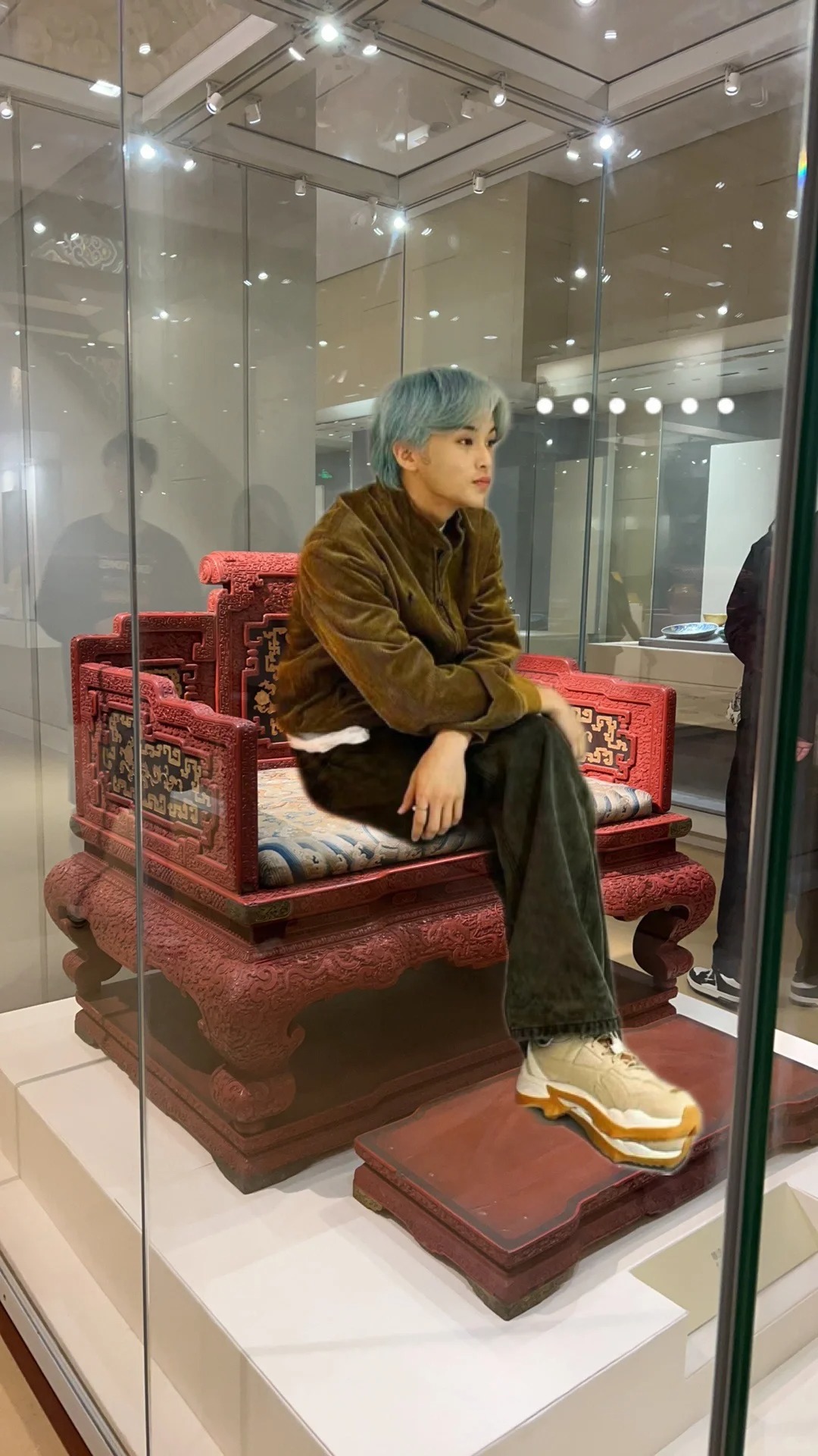 在博物馆p了不敢发puq的图..
怕被骂
整活一下