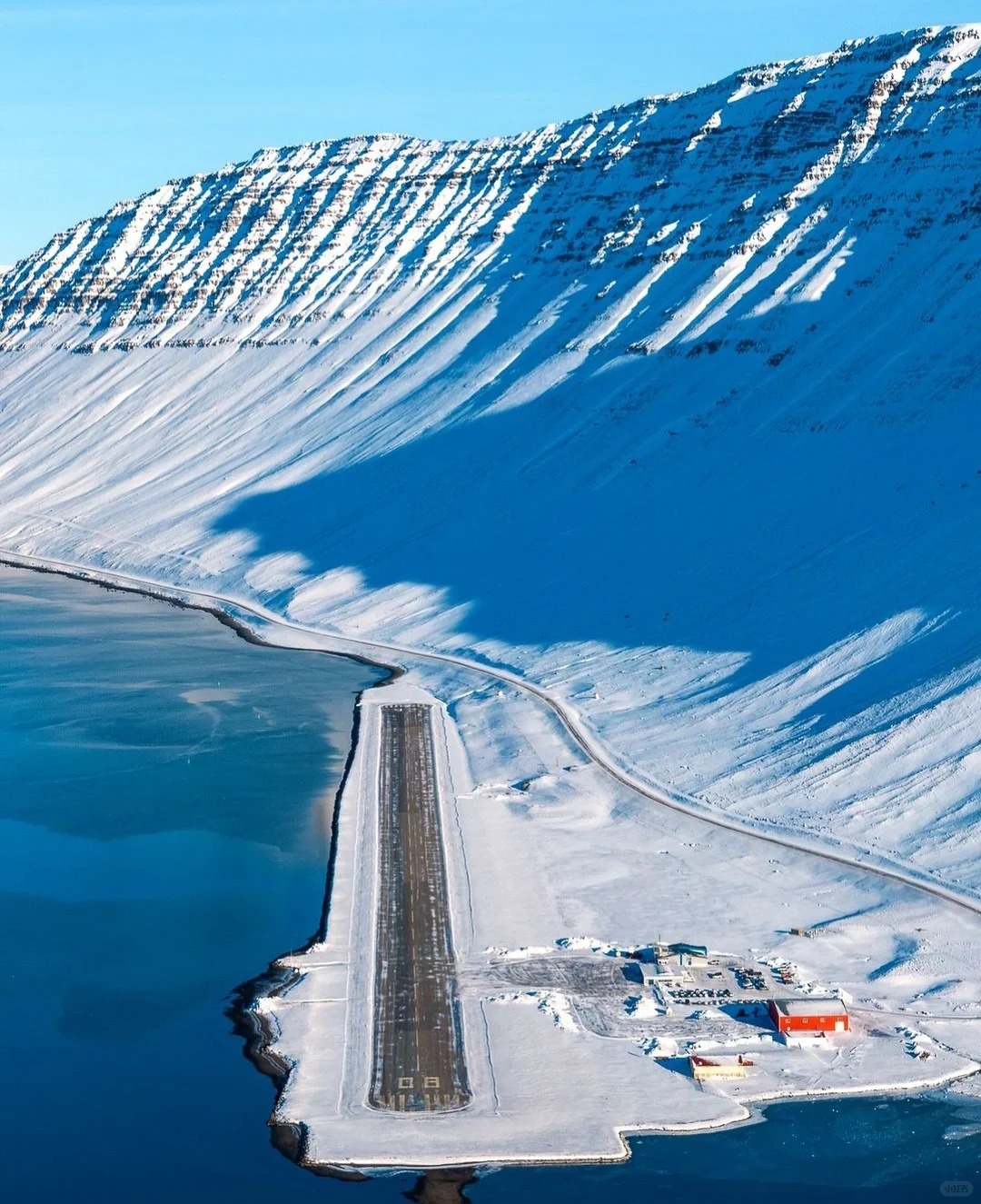 谁去过这个机场？
这是冰岛著名的IFJ机场，位于冰岛西北部的Ísafjörður