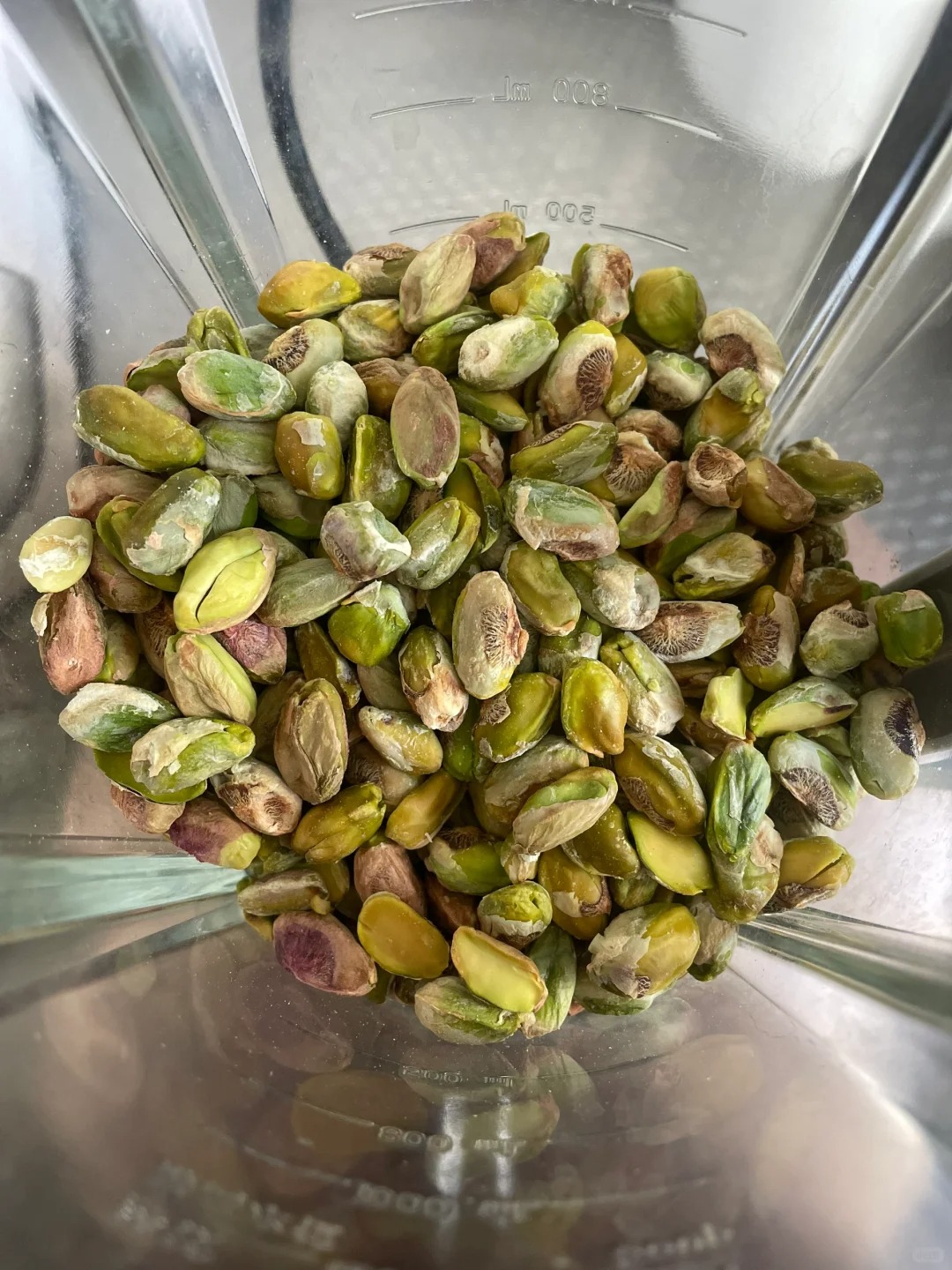 自制开心果酱，好难呀
网上看到很多博主推荐自制开心果酱
图片看了吧？很简单吧！
