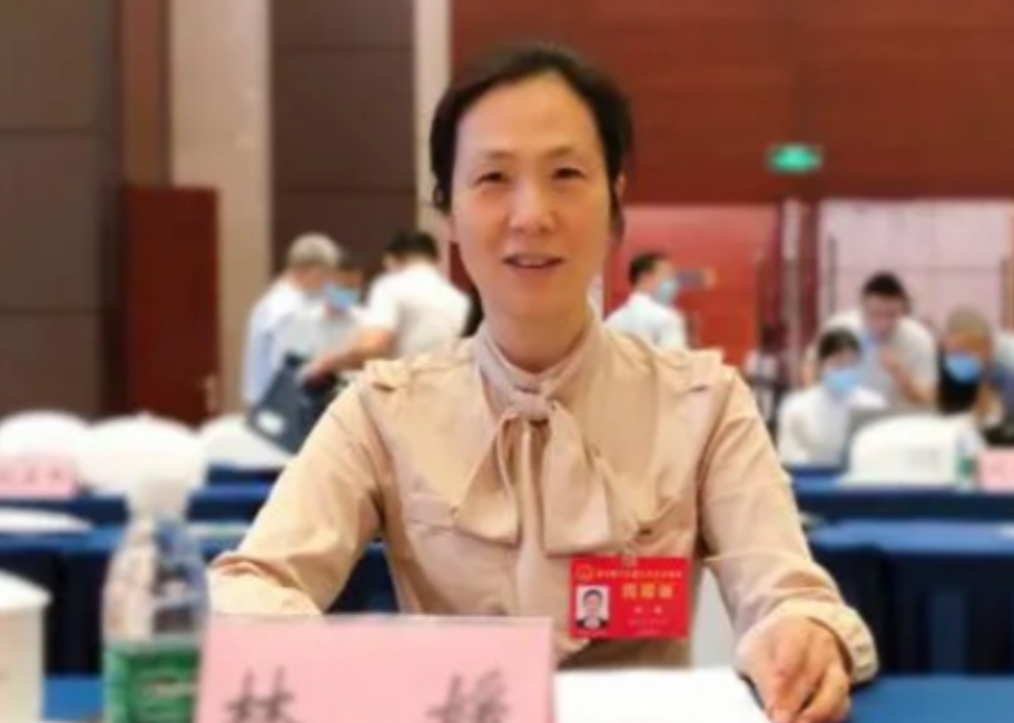 她是美国极不想放回中国的科学家，2008年她拒绝了美国公司千万年薪，抵挡所有人抛