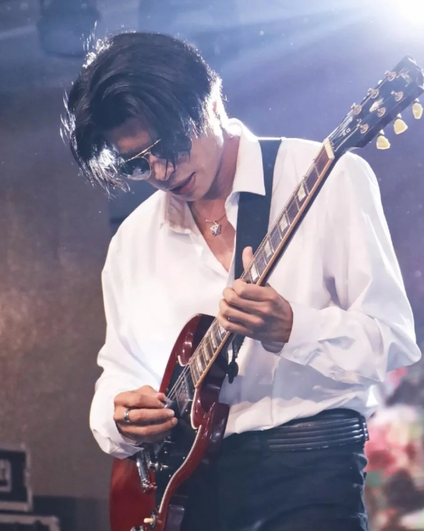 王星越笑称仁科为坏男人，娱乐圈真挚友情