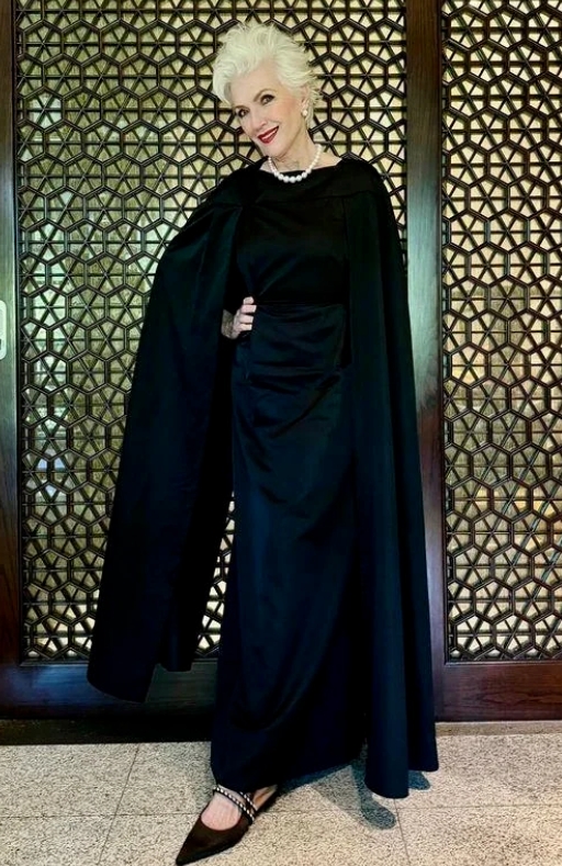 马斯克母亲梅耶：75岁高龄也能美得冻龄