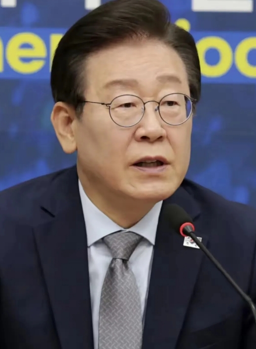 李在明偷鸡不成蚀把米

眼看自己的案件可能只到6月份左右就要有结果了，李在明急了