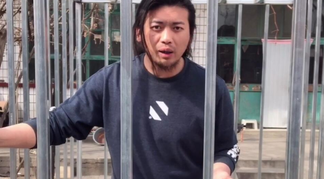 手工耿已注销个人独资工作室，感觉他好清醒啊。

感觉就像是印证了那句话：“当一个