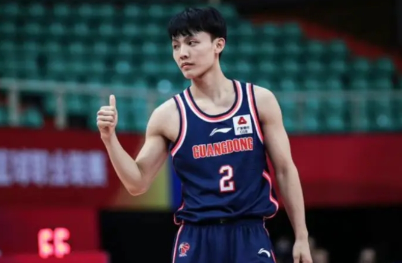 广东如果把徐杰摆上货架，三支球队球队必会重金追逐；
一、北控：北控现在缺少一个正