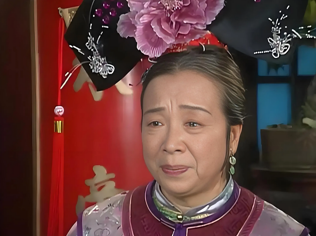 演员，李明启说，其实《还珠格格》剧组一开始时演容嬷嬷的人并不是我，而是另有其人，