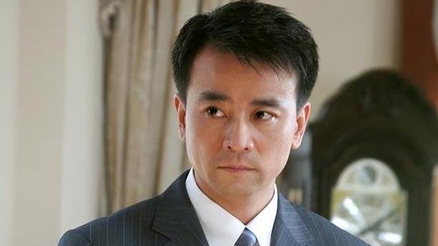 演员罗钢：娶小23岁郝蕾，陪娇妻战胜家族遗传病，48岁老来得子