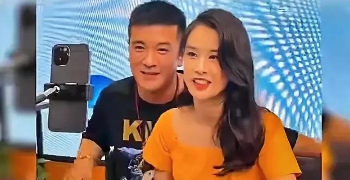 杨子落泪求别再恭喜 黄圣依

                         