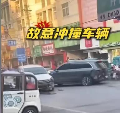 新能源车在街上冲撞多车，现场一片狼藉，这三点真是万万没想到！
1.没想到开着理想
