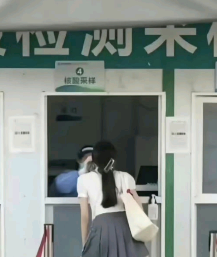 这个场景大概不会再出现了吧……