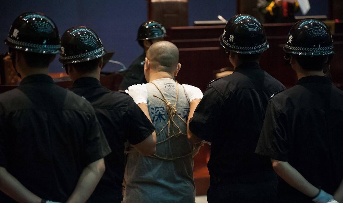 死刑不是判完立刻枪毙要走流程

                        