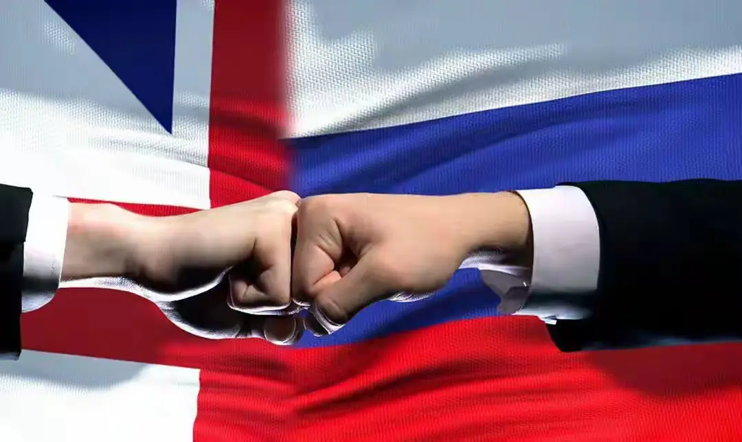 “俄罗斯亮红牌：英国外交官两周内滚，否则别怪手下不留情！”

俄英关系再起波澜！