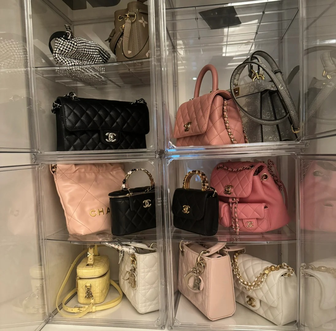 恋爱半年多男友给我打下的江山们
和男友在一起半年多，在买买买的路上越走越远

今