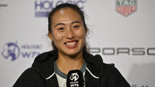 郑钦文展示新团队，体型大变样为对付萨巴？球迷：壮成双开门冰箱