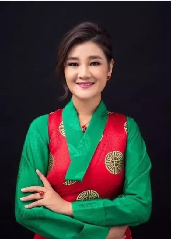 降央卓玛，音乐之巅的璀璨星辰