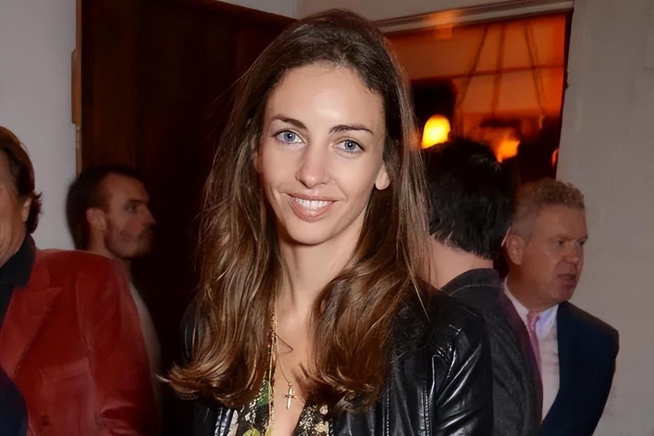 所谓的情妇和原配打架，夏洛特受伤，凯特嘎了，纯属王室在炒作新闻。
欧洲王室在二战