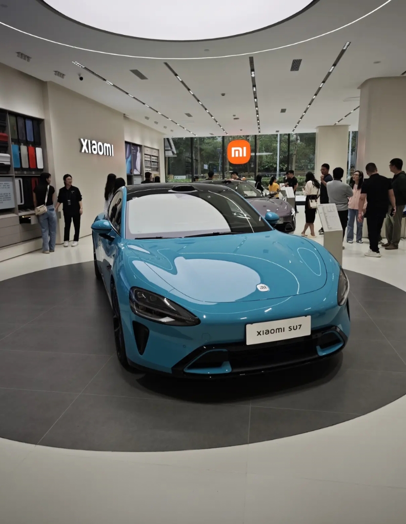 如果你非要买电车，小米的Xiaomi Su7，个人觉得应该是你考虑的车型中一个选