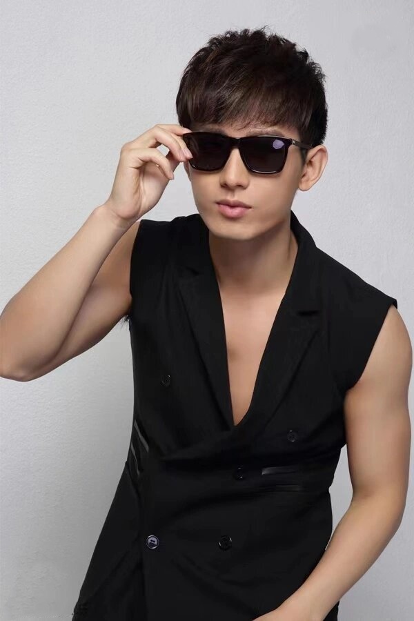 喜欢以前哥哥自信的样子！