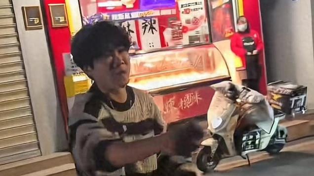 突发！百万网红“老白丫”被绿，发文透露具体细节，出警画面曝光