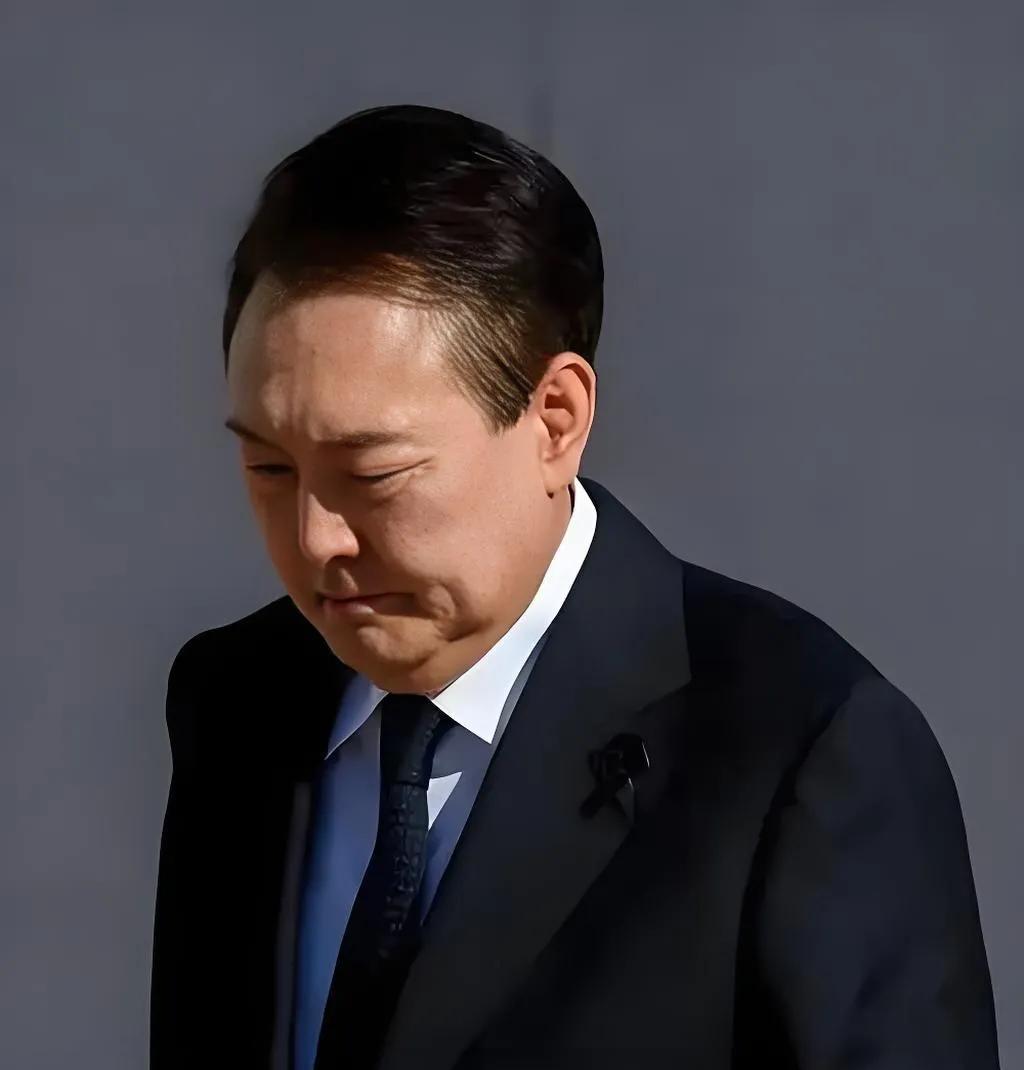 尹锡悦彻底心碎了！
尹锡悦没想到拜登会对他如此狠心，派布林肯来韩国竟然都懒得看他