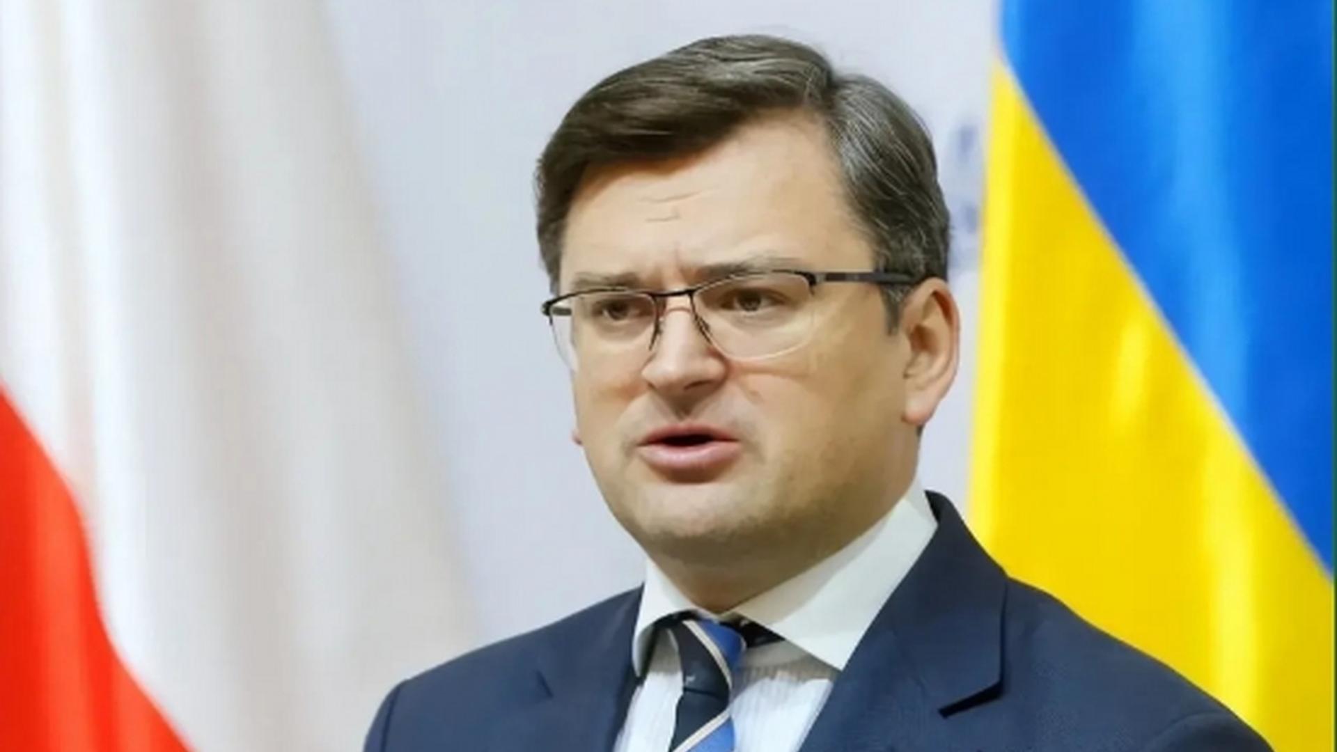 乌克兰外长库列巴拿着鸡毛当令箭？