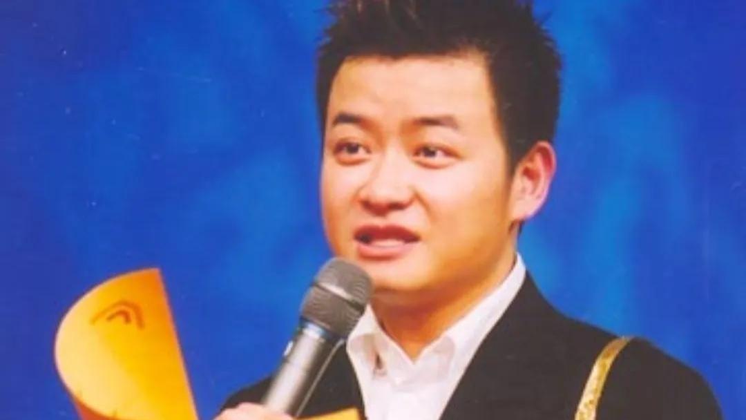 赴美进修归来的48岁李佳明的生活近况