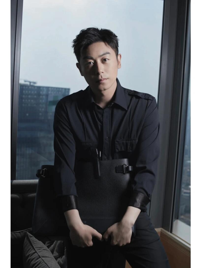 朱亚文还真的挺帅的！