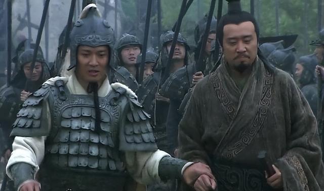 三国时期，刘备称帝后，为犒赏功臣，欲在成都及周边分房分地。众将皆喜，唯独赵云婉拒