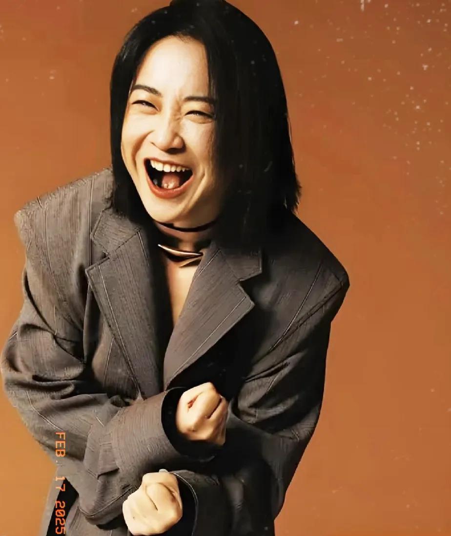 贾玲也是两部电影功成名就，是目前国内首屈一指的女导演，为啥大家都不期待了呢？
而