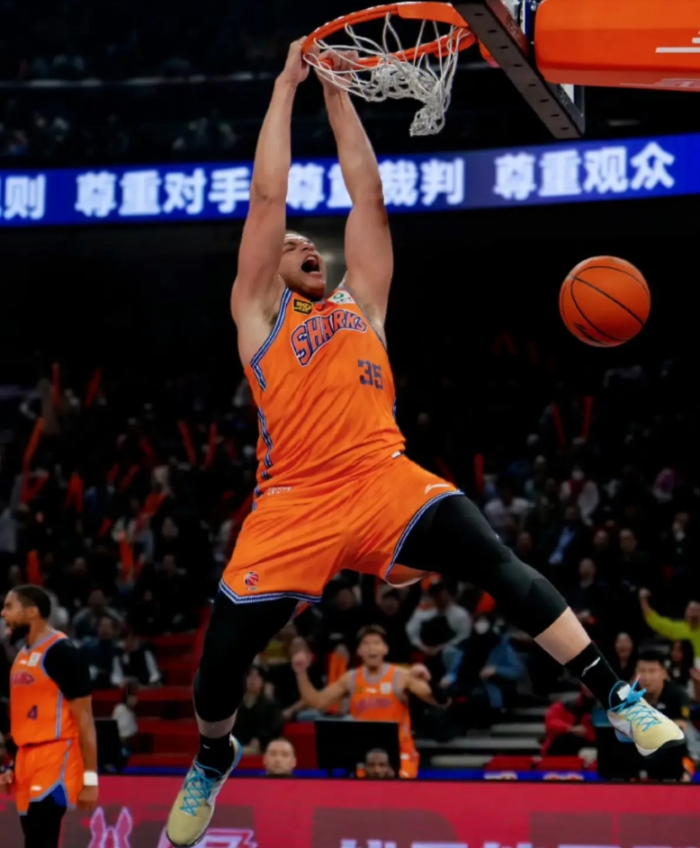 太无敌了，上海120-101战胜福建，一战打出2个不得不说的事实！

1.即使洛