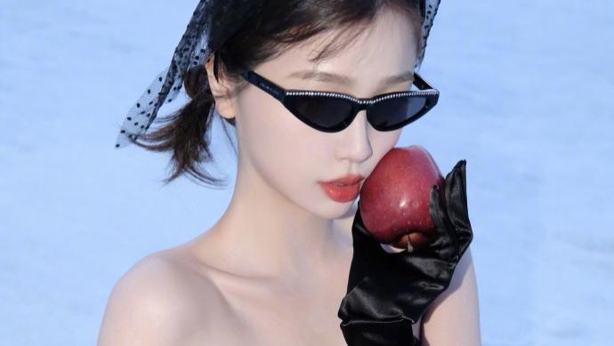 虞书欣雪地大片，白到发光！