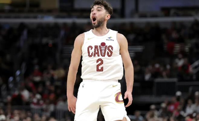 看能力还是看网红？骑士替补后卫杰罗姆被提及次数远远不及布朗尼！
在22-23赛季