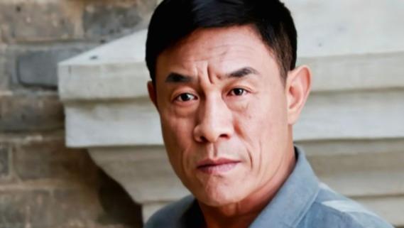 从“反派专业户”到“黄金配角”，老戏骨杜志国的人生比戏还精彩