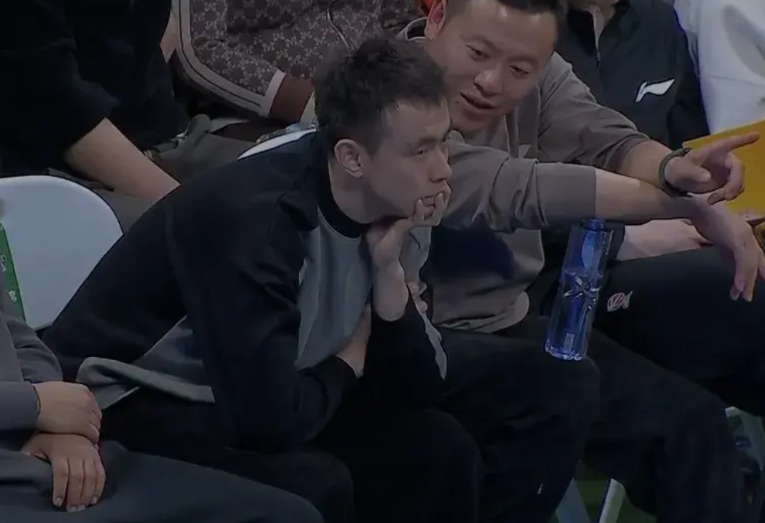 现在辽宁队的压力，全在赵继伟身上了。上一次辽宁队遭遇三连败，还要追溯到2021-