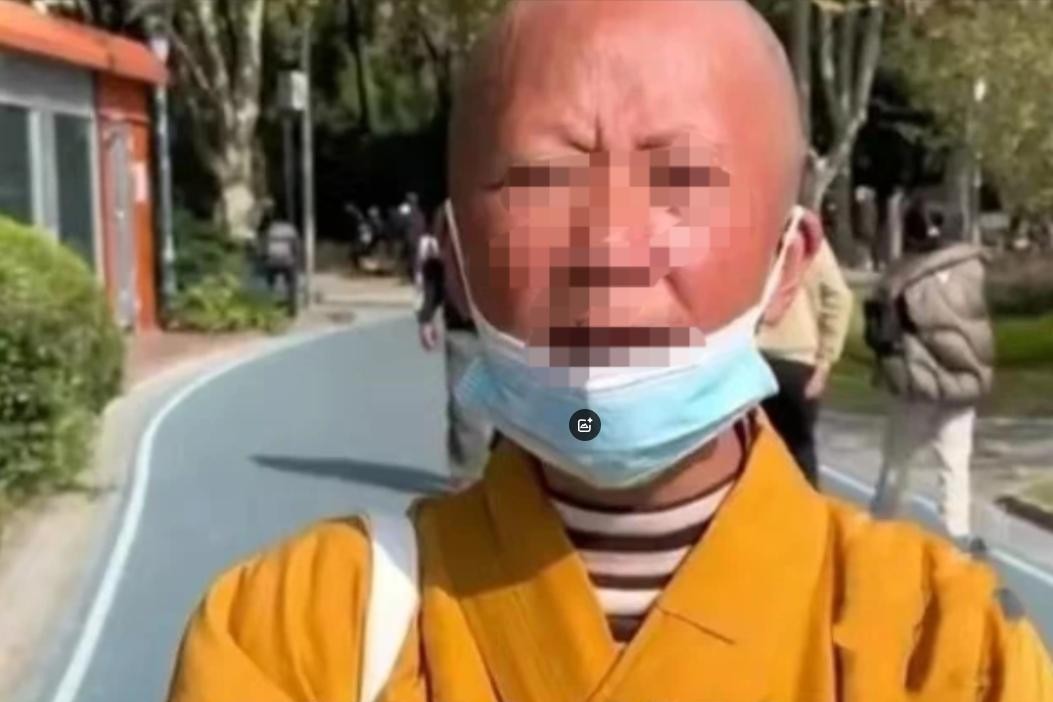 上海阿姨卖房捐钱出家后找女儿要钱

                      