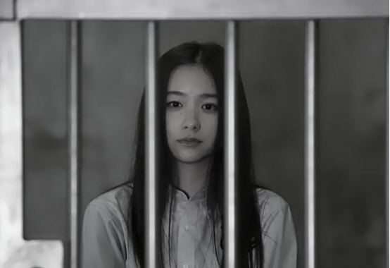 1991年，上海一个21岁的女孩被判枪决死刑，在临行前，她跪在地上恳求管教人员：