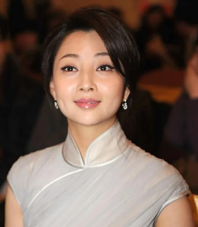 一次，金星问殷桃:“你觉得男人最重要的是什么？”殷桃回答说是格局，然而金星接下来