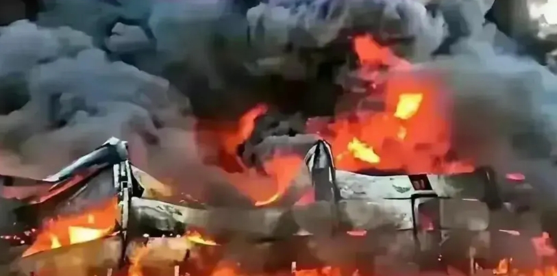 炸疯了！谁敢参战就炸谁！

俄罗斯空军侦察无人机在乌克兰敖德萨上空，发现了一个乌