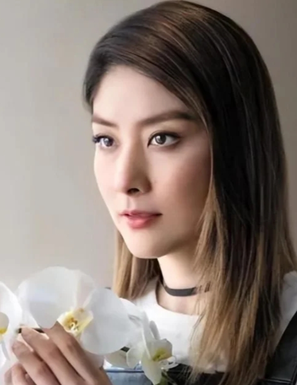 时光宠儿陈慧琳，岁月从不败美人