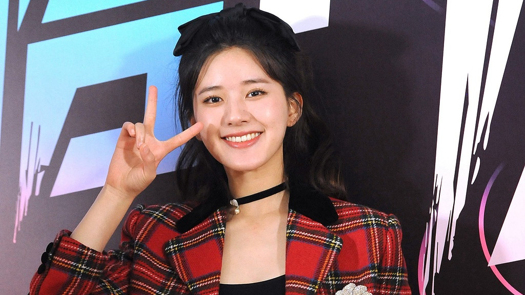 赵露思破茧归来！成都首秀引爆全网热议，病愈复出背后真相令人动容