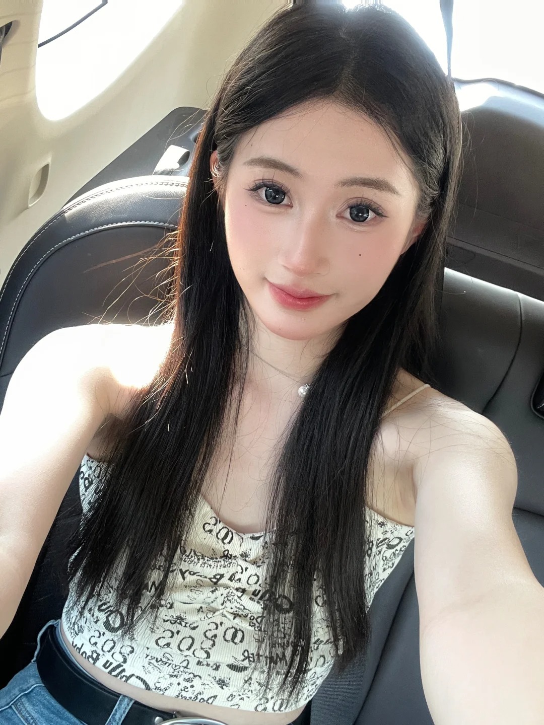 夏天到了🫠
好热好热好热又是夏天了
做了个新美甲 特别喜欢裸色！！

马上暑假