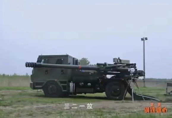 同志们，兔子又要逆天了，全球首款4×4底盘155自行卡车炮横空出世了，目前没有一