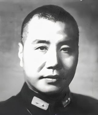 1943年初，李仙洲升任集团军总司令。三年后，他却被降级使用，到王耀武的绥靖区当