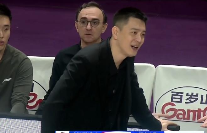 1分险胜，杨鸣被批评！辽宁男篮对战五连败广州男篮，过程胶着，广州队状态回暖一度反