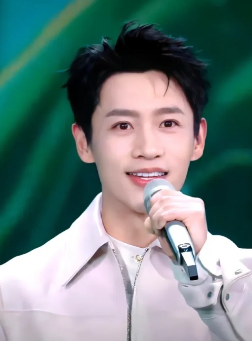 白敬亭翻车，意外捧红了“新老公”