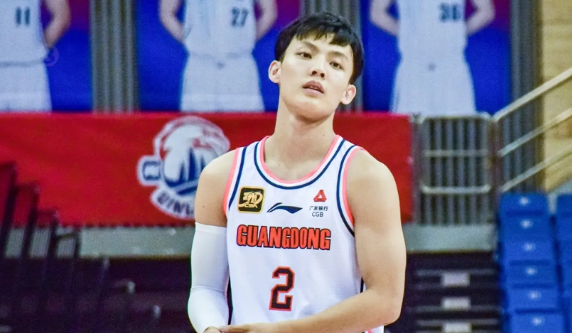 大逆转！广东105-96青岛，看完比赛，不得不提的3个事实

1.徐昕真厉害，今