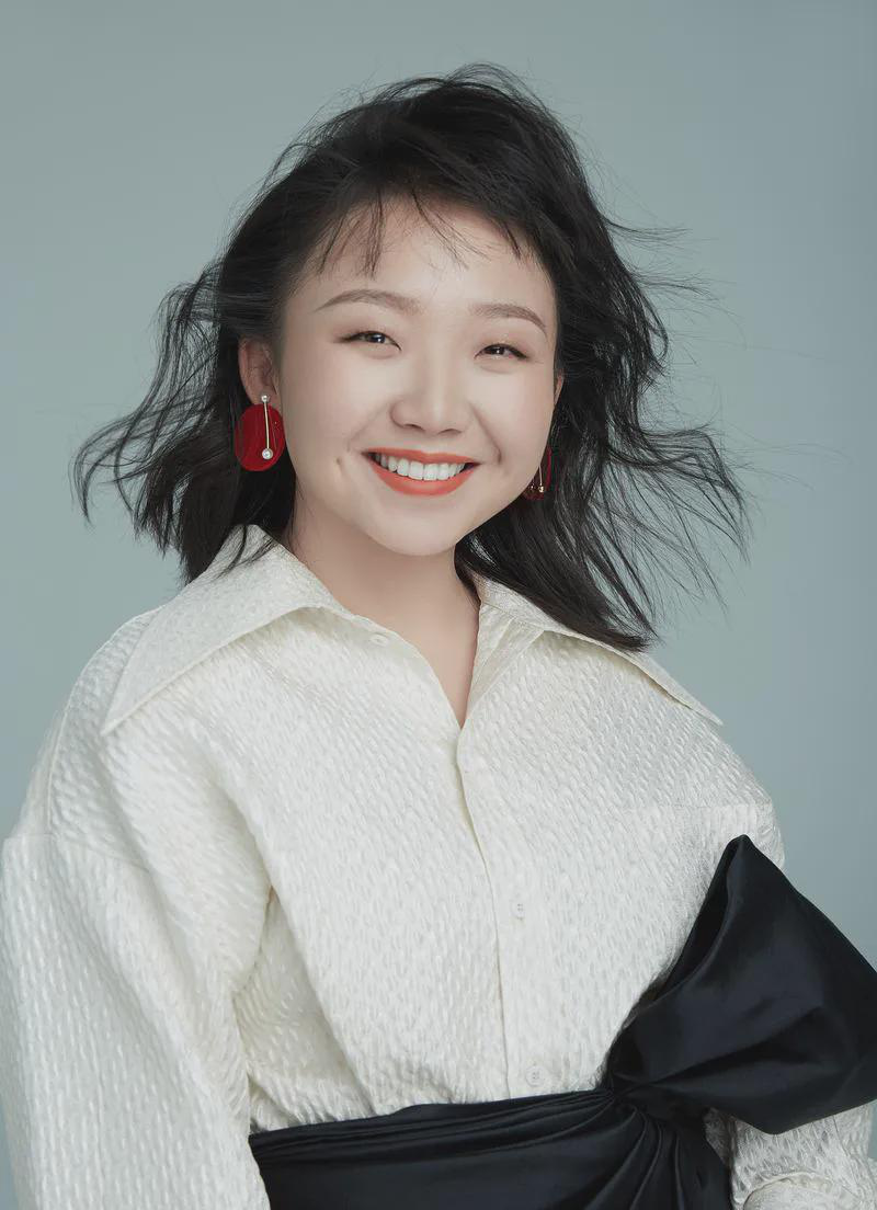  
 
 
关于辣目洋子的外貌争议最近引发热议。某些网友编造顺口溜调侃其长相，用