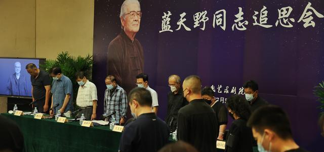 白天演员、晚上是特工，隐姓埋名75年，95岁的“姜子牙”传奇一生（姜子牙原名是什么?）-第34张图片-九妖电影
