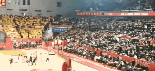 太羡慕了！山西队主场氛围基本可以超越广东，现场山西球迷太幸福了！

山西队弱之所