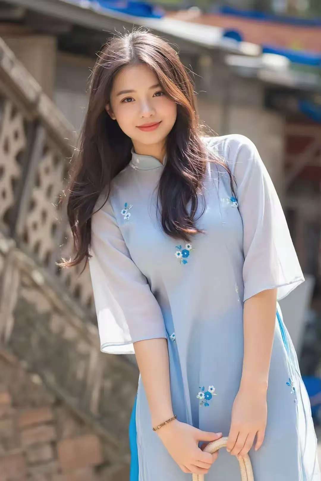 28岁的村花至今还单身，为什么没人娶她呢